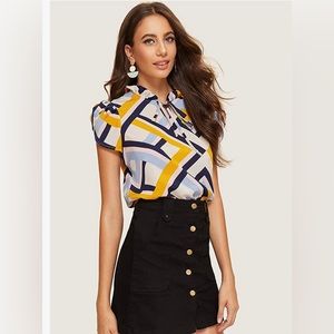 Very gentle used, 100% polyester. Size L